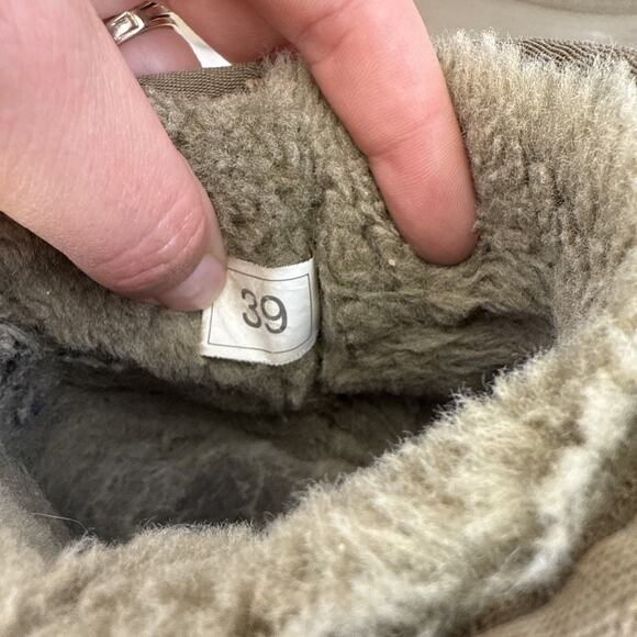 Women’s Ugg Classic Ultra‎ Mini Platform Booties Size EU 39 US 8 - Picture 8 of 10